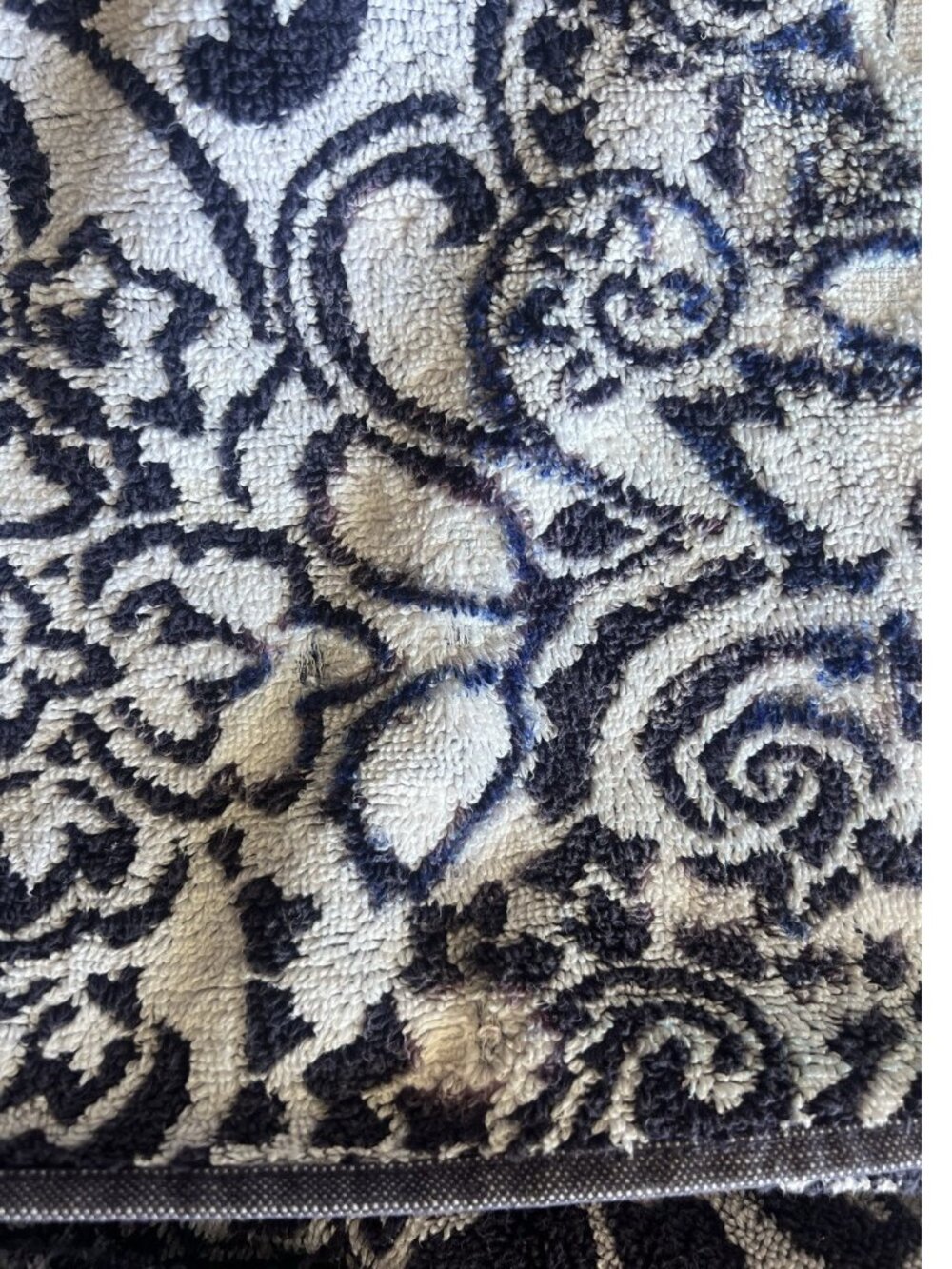 RALPH LAUREN Large Bath Towel 100% Cotton Navy Blue White Paisley 28"W x 54"L - Picture 14 of 16